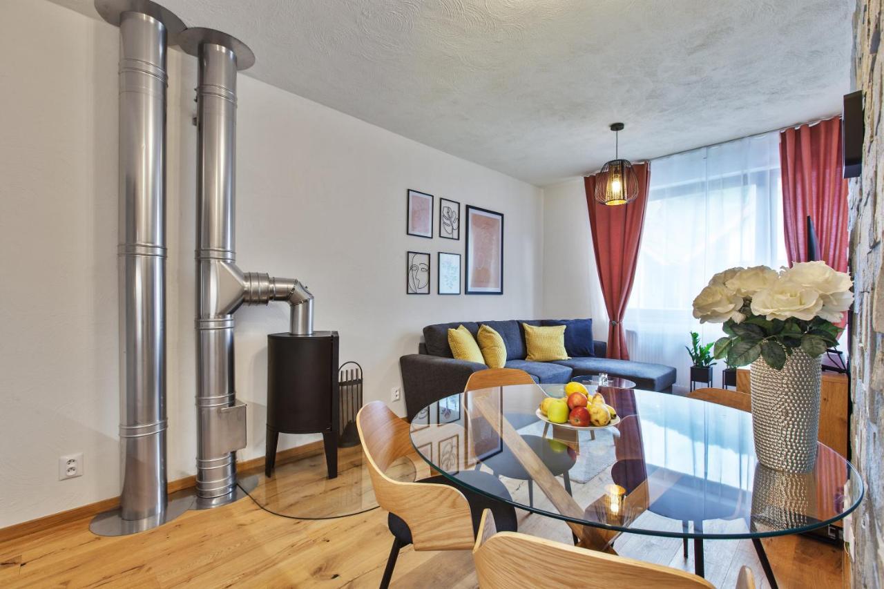 Zazi Apartmany Mýto pod Ďumbierom Exteriör bild