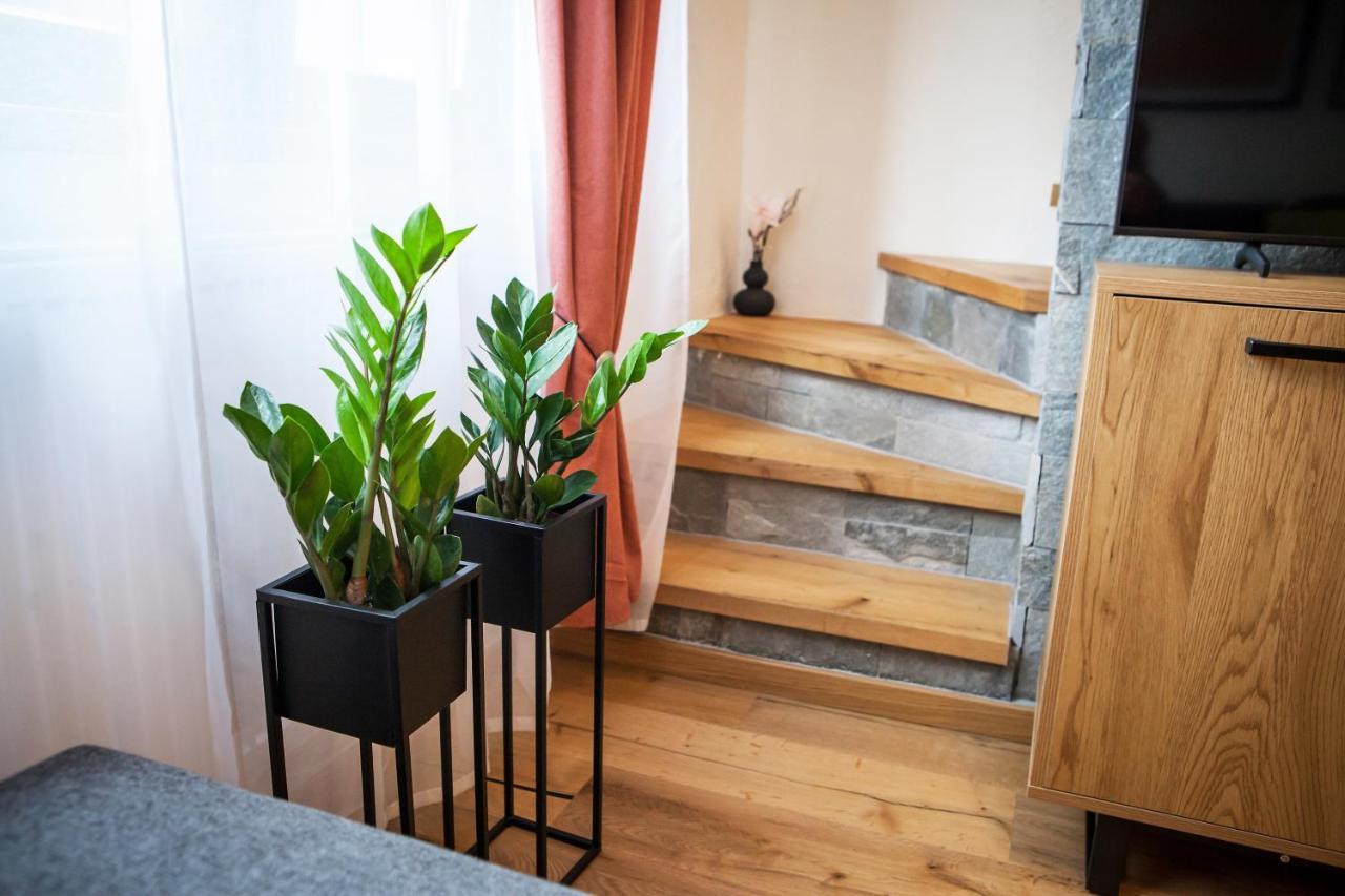 Zazi Apartmany Mýto pod Ďumbierom Exteriör bild